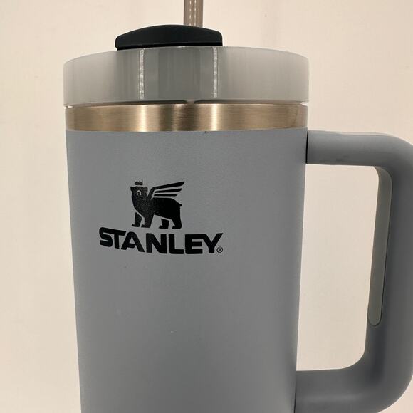 Stanley Blue The Quensher H2.0 The Flowstate 40 oz Tumbler NWOT - Picture 8 of 8